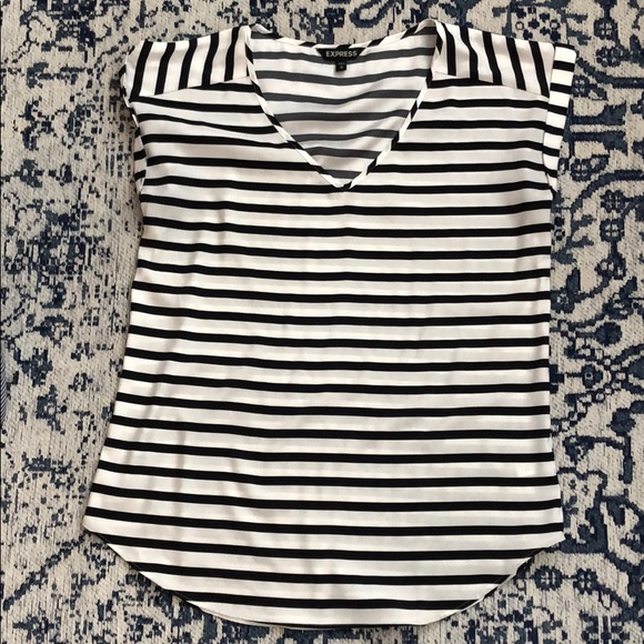 Express Tops - Express roll sleeve v-neck blouse